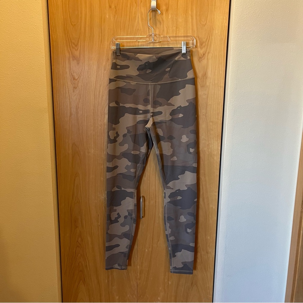 ALO Yoga Camo Leggings